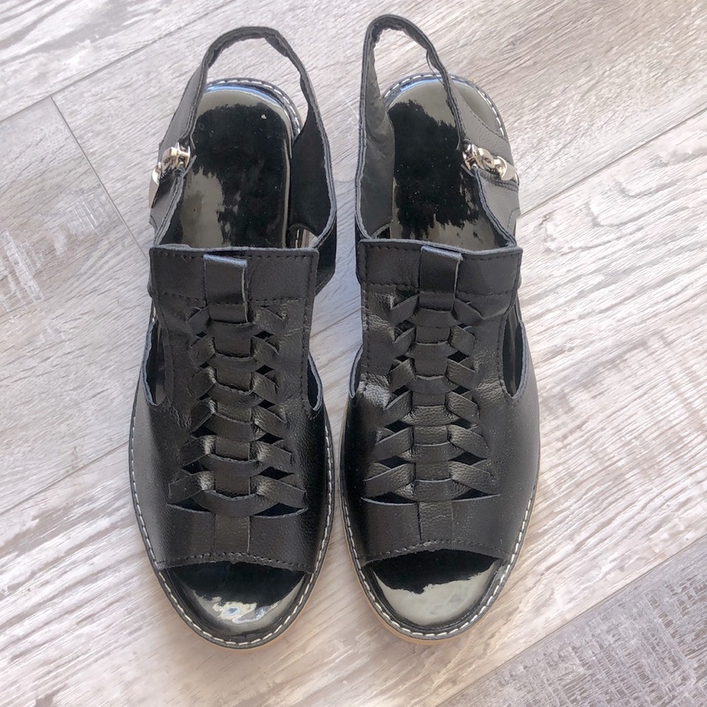 Black Sandals size 9 W Brand New